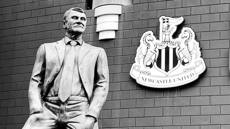 bobby robson statue crest sjp newcastle united nufc bw 1120 768x432 1