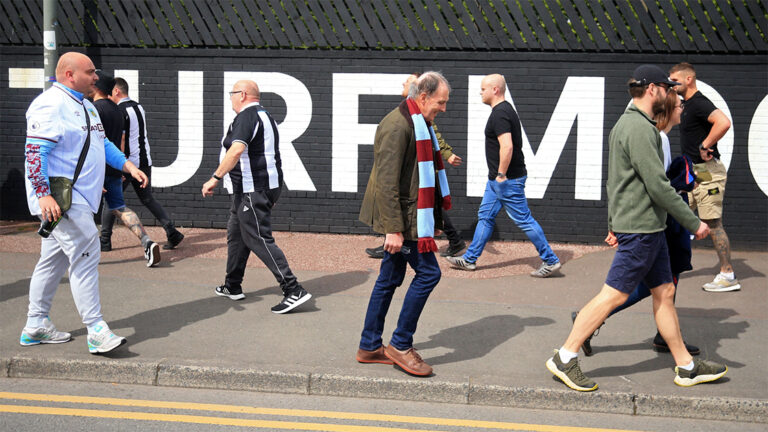 newcastle united burnley fans outsude turf moor nufc 1120 768x432 1