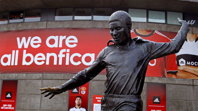 we are all benfica sign eusebio statue newcastle united nufc 1120 768x432 1