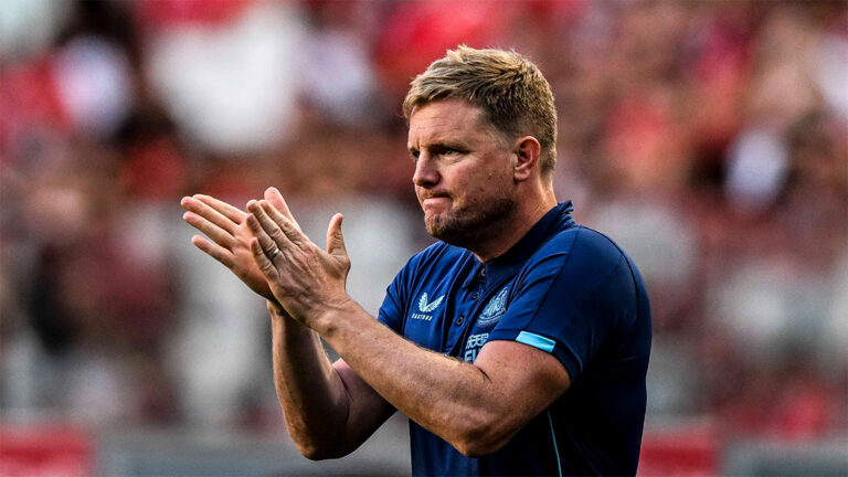 eddie howe sideline clapping sideline 2022 newcastle united nufc 1120 768x432 1