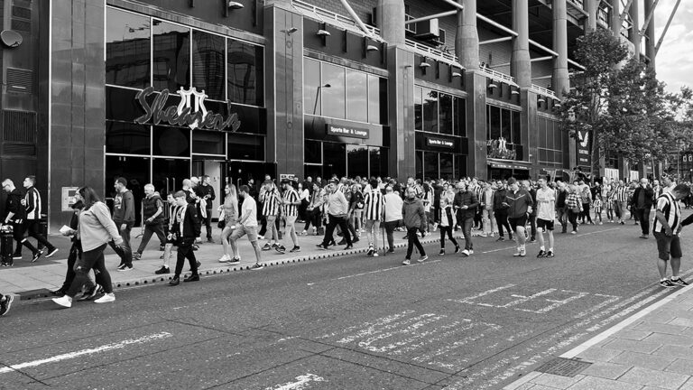 fans walking past shearers bar matchday sjp newcastle united nufc bw 1120 768x432 1