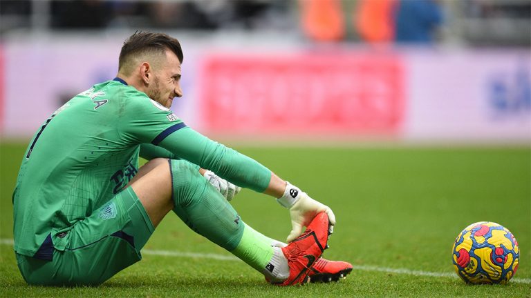 martin dubravka sitting on pitch foot injury newcastle united nufc 1120 768x432 1