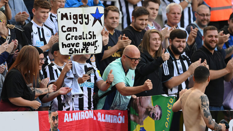 miguel almiron grealish sign fans newcastle united nufc 1120 768x432 1