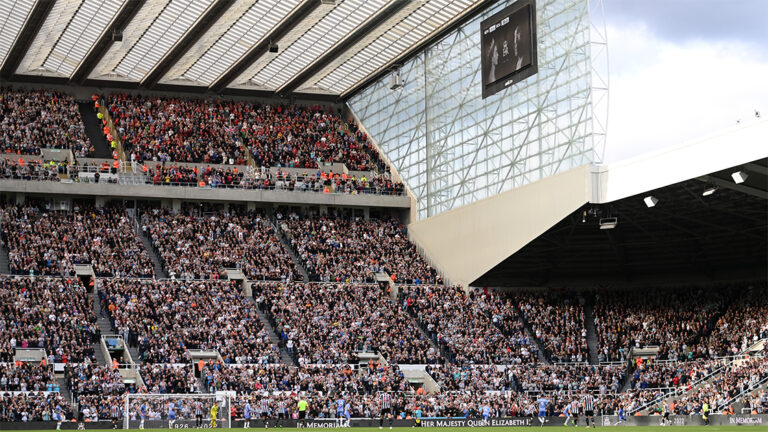 70th minute applause queen bournemouth fans newcastle united nufc 1120 768x432 1