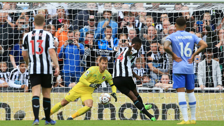 alekander isak penalty bournemouth newcastle united nufc 1120 768x432 1