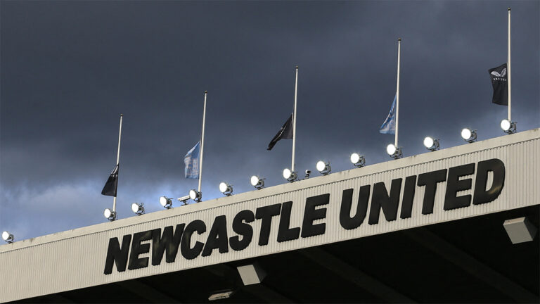 flags half mast queen sjp newcastle united nufc 1120 768x432 1