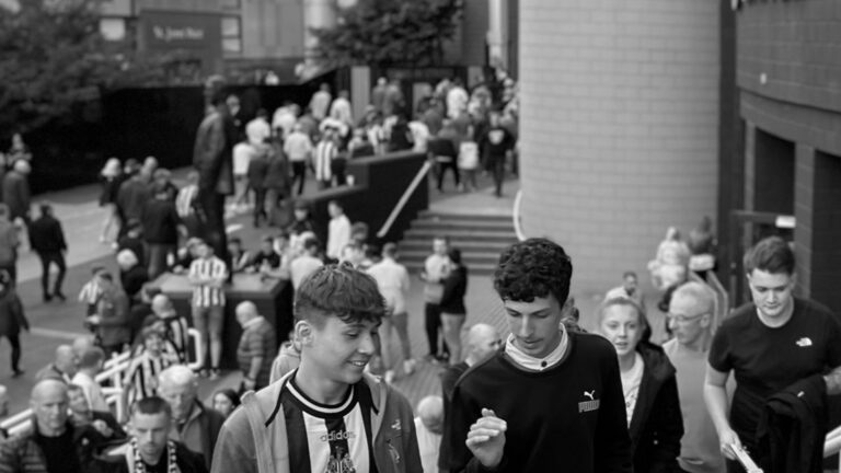 fans outside sjp matchday newcastle united nufc bw 1120 1 768x432 1