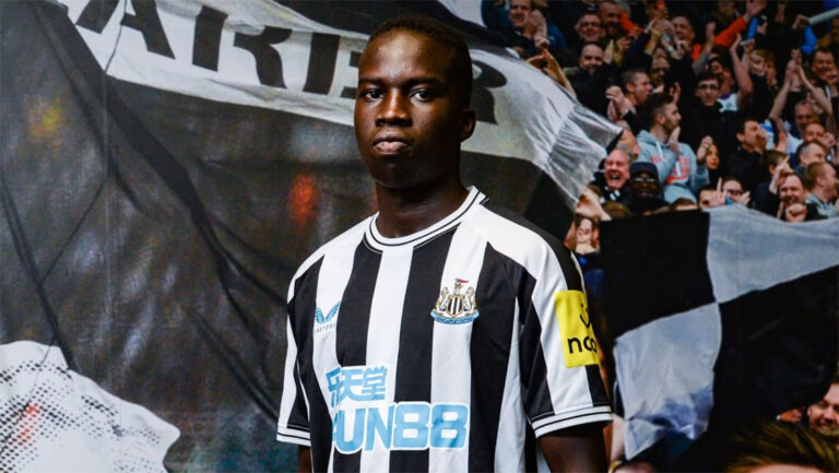 garang kuol signing afns photo background newcastle united nufc 1120 768x433 1