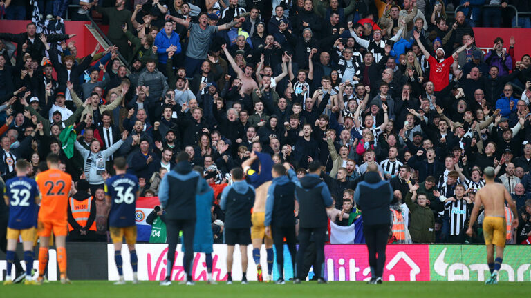 players end of game fans celebrate newcastle united nufc 1120 768x432 1