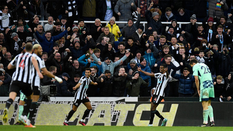 alekander isak goal celebration murphy fans background newcastle united nufc 1120 768x432 1