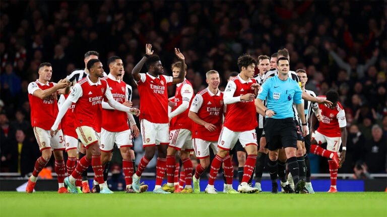 arsenal players surround the referee newcastle united nufc 1120 768x432 1