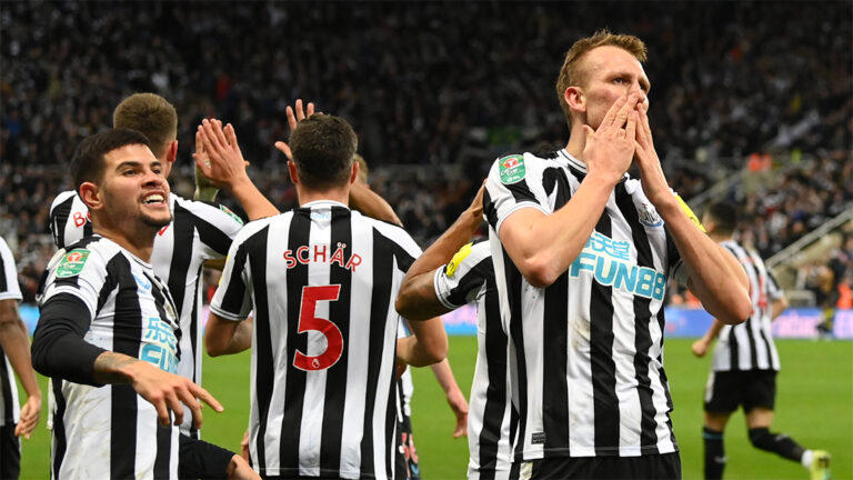 dan burn goal celebration blowing kiss bruno newcastle united nufc 1120 768x432 1