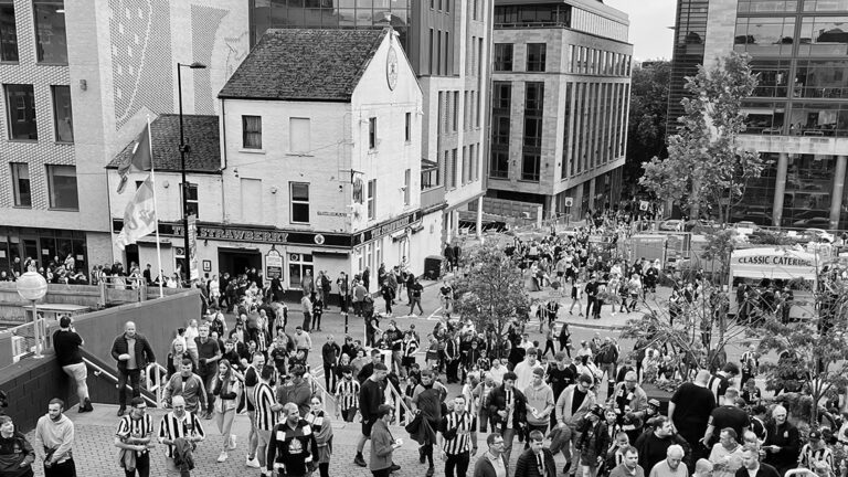 the strawberry pub fans matchday sjp newcastle united nufc bw 1120 768x432 1