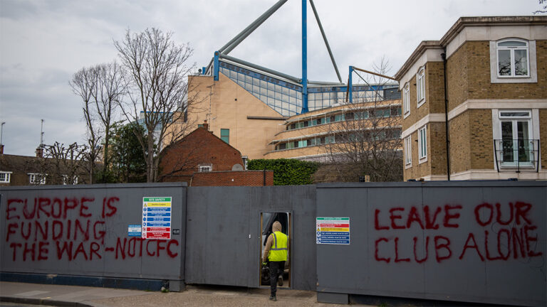 graffiti stamford bridge chelsea newcastle united nufc 1120 768x432 1