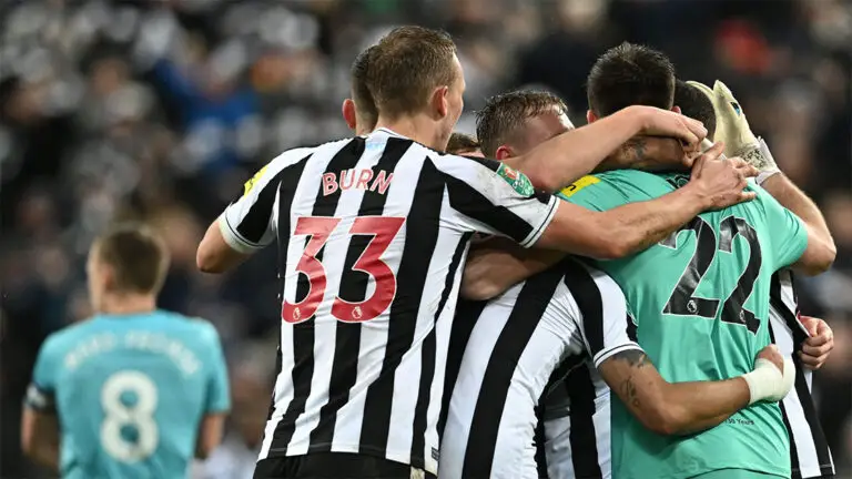 players celebrating together end of game burn pope newcastle united nufc 1120 768x432 1