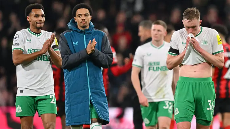 players clapping end of game murphy lewis longstaff newcastle united nufc 1120 768x432 1