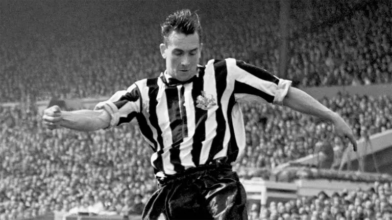 jackie milburn in action newcastle united nufc 1120 768x432 1