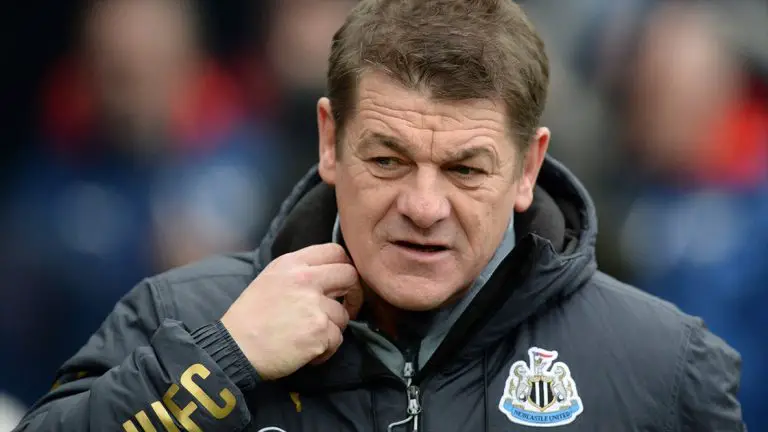 john carver adjusting collar newcastle united nufc 1120 768x432 1