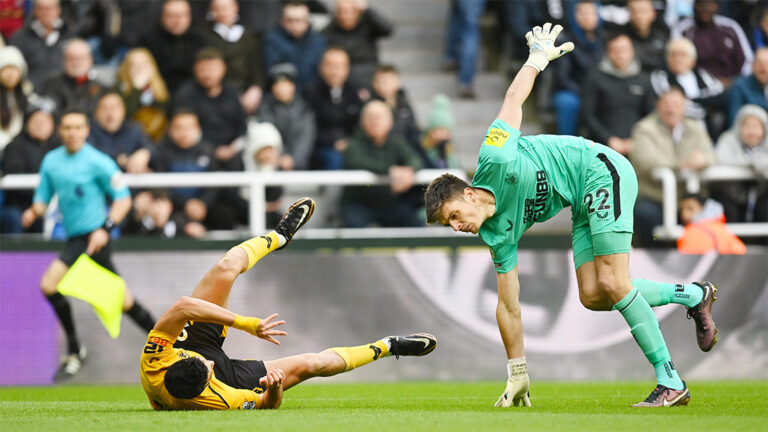 nick pope raul jimenez wolves collide newcastle united nufc 1120 768x432 1